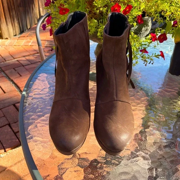 European Platform Booties - Picture 3 of 7